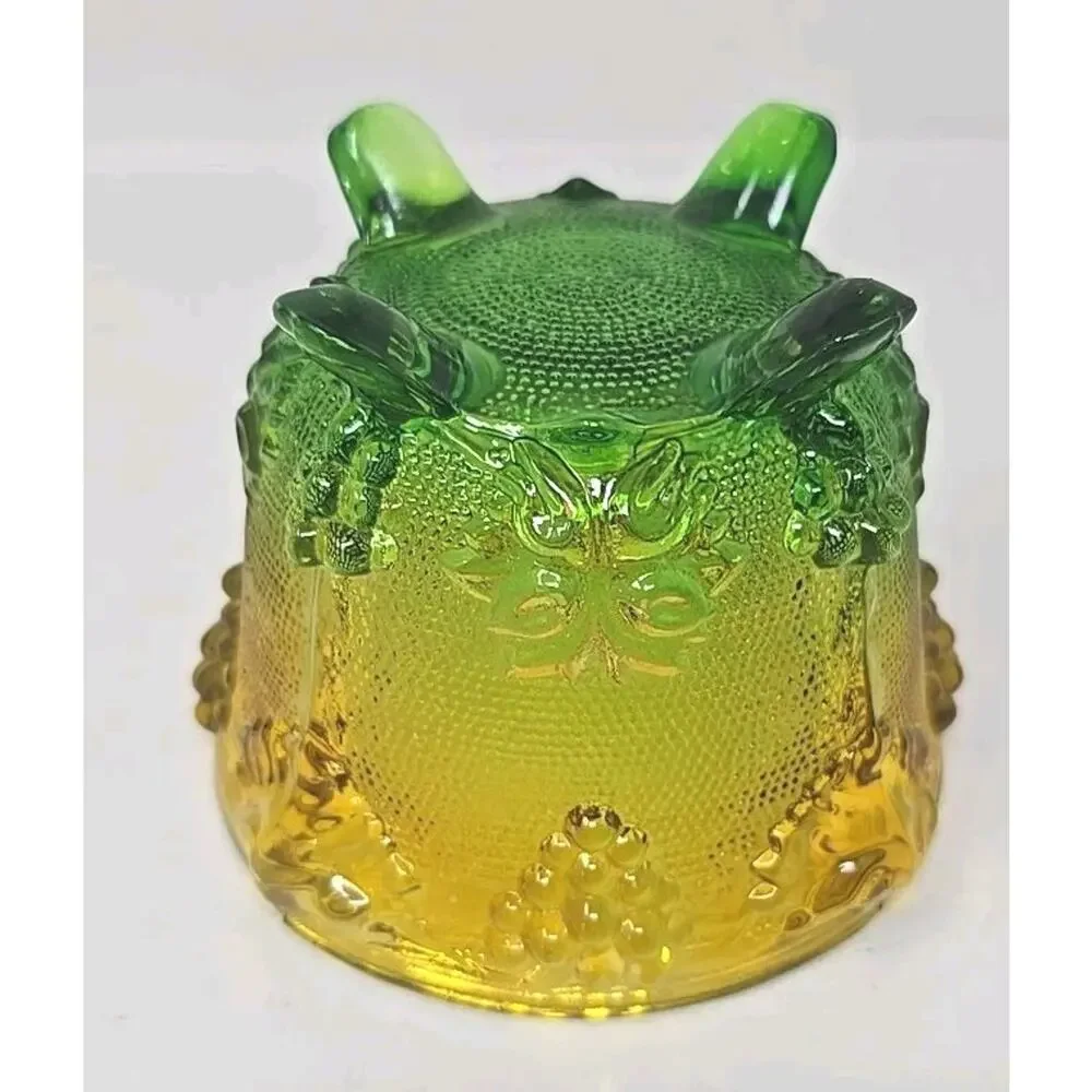 Vintage Carnival Glass footed Bowl Green Yellow Glass‎ Grapes U247